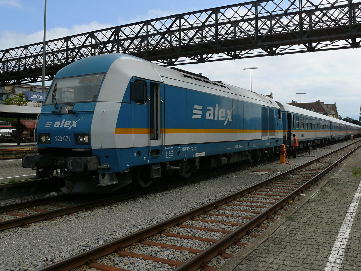 Zum Ende des ALEX Süd: Am 23.8.19 um 16:00 Uhr stand 223 071 mit ihrem ALX 84113 im Bahnhof Lindau.