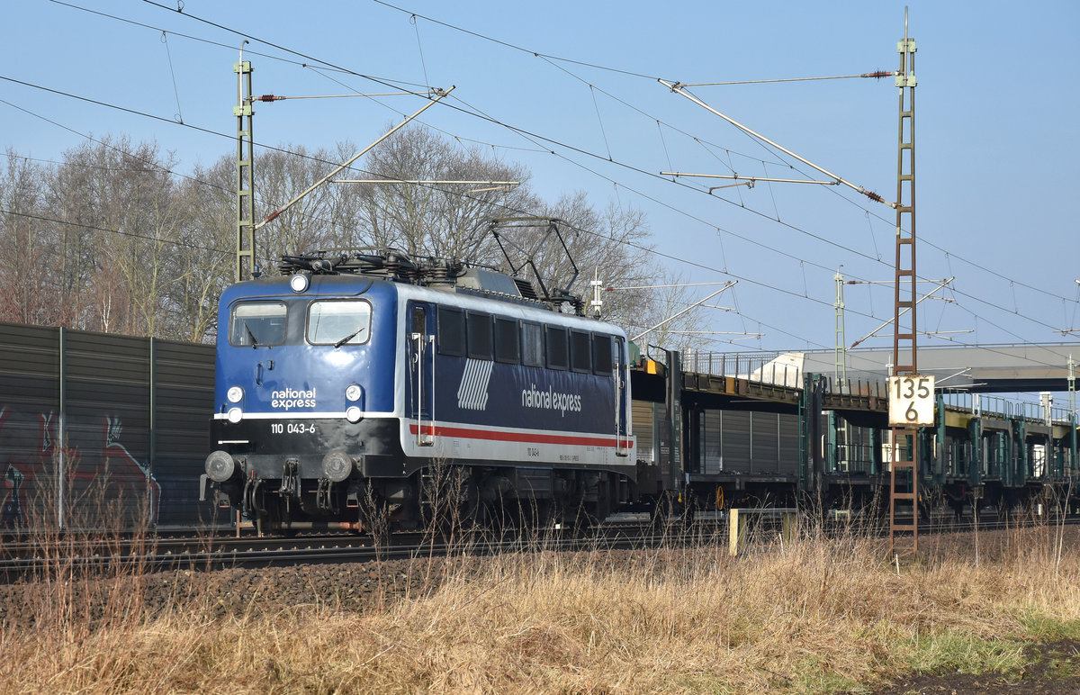 Zum ersten mal dieses Jahr spotten gewesen und gleich als erstes diese schicke 110 043-6 der National Express Rail GmbH vor die Linse gekriegt. So kann das Jahr beginnen. Höhe Bardowick, 06.03.2018