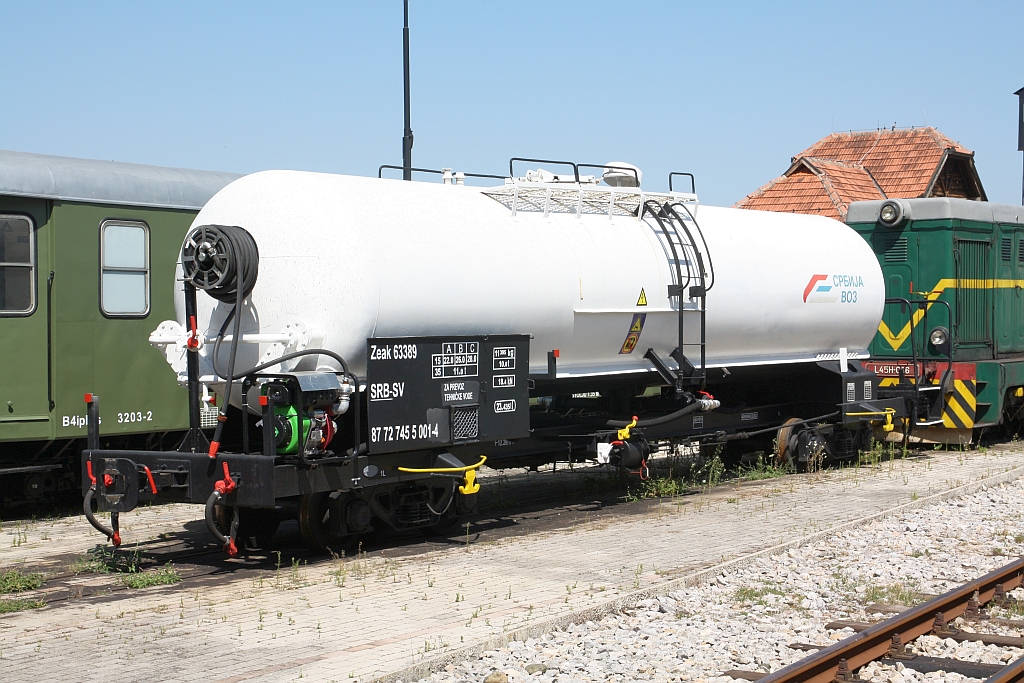Zum L�schwagen adaptierter Zeak 63389 (NVR: SRB-SV 87 72 7455 001-4) am 11.August 2026 in der Stanica Sargan-Vitasi.