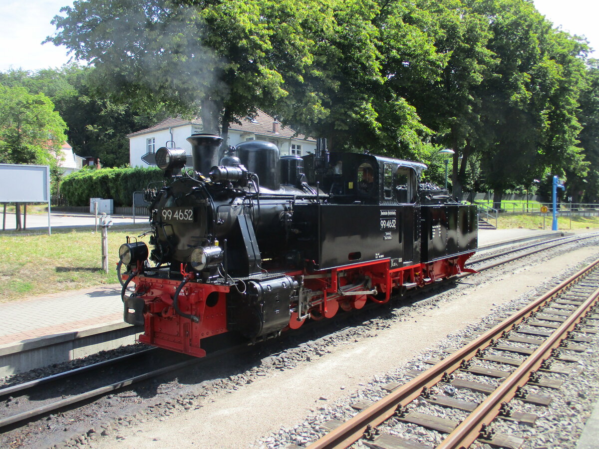 Zum Wasserkran unterwegs war,am 30.Juli 2022,die 99 4652 in Binz LB.