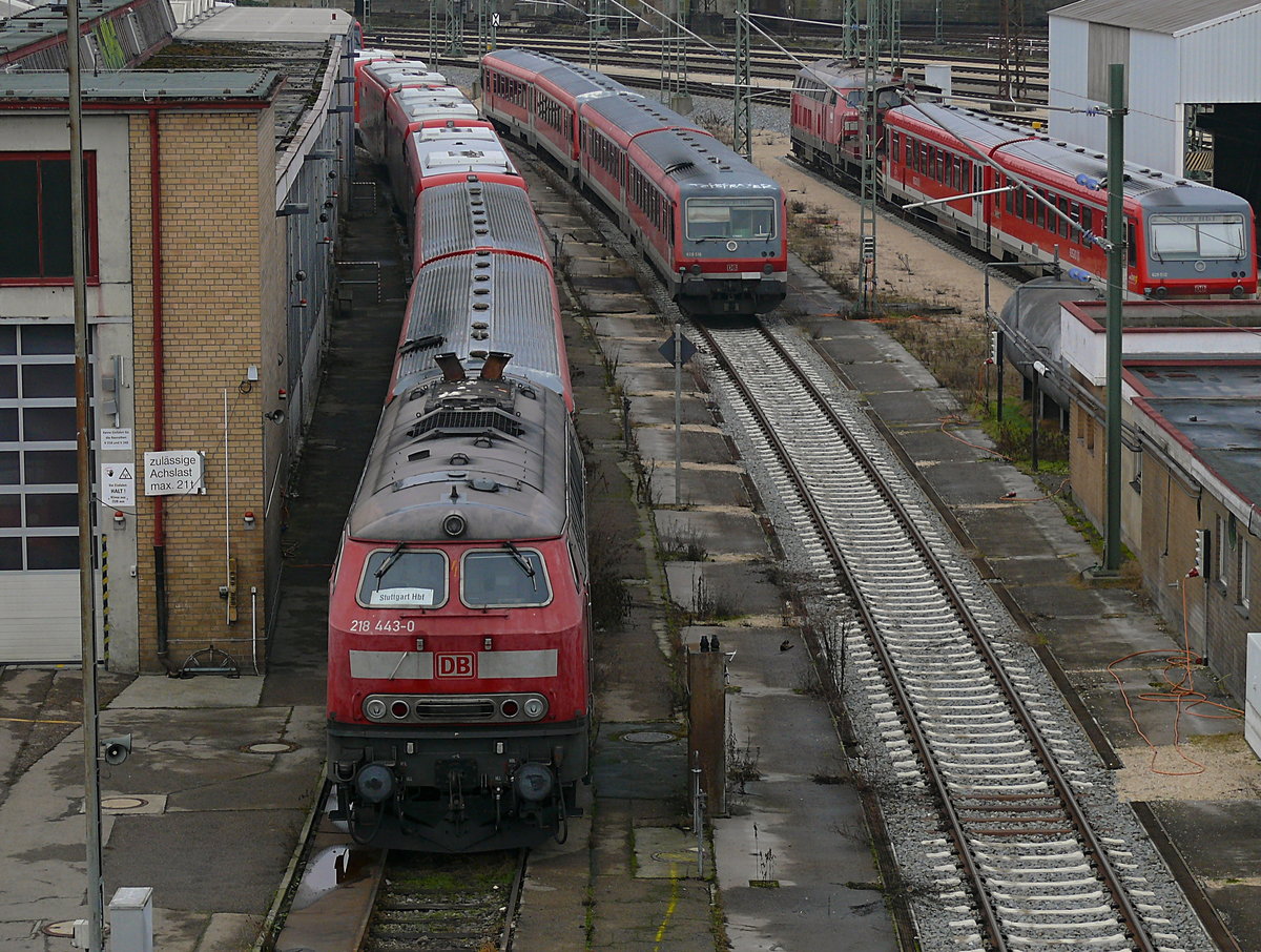 Zusehen ist 218 443 welche zu den letzten 218er in Ulm gehört welche auch ab und zu im Plandienst anzutreffen ist. Leider hat die Lok offensichtlich schon bessere Tage gesehen.