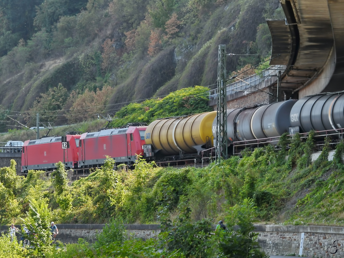 Zwei 185er der DB mit einen Güterzug. (bei Unkelbach, August 2018)