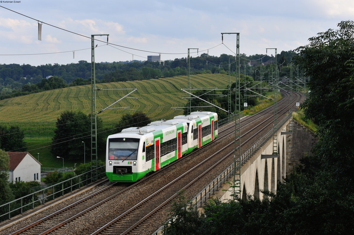Zwei 650er der Erfurter Bahn als EBx81026 von Hof Hbf nach Leipzig kurz nach der Abfahrt in Hof, 14.08.2016