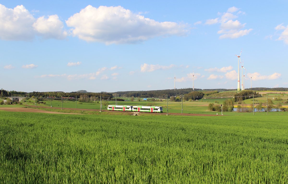 Zwei 650er der Erfurter Bahn zu sehen am 10.05.16 bei Feilitzsch.