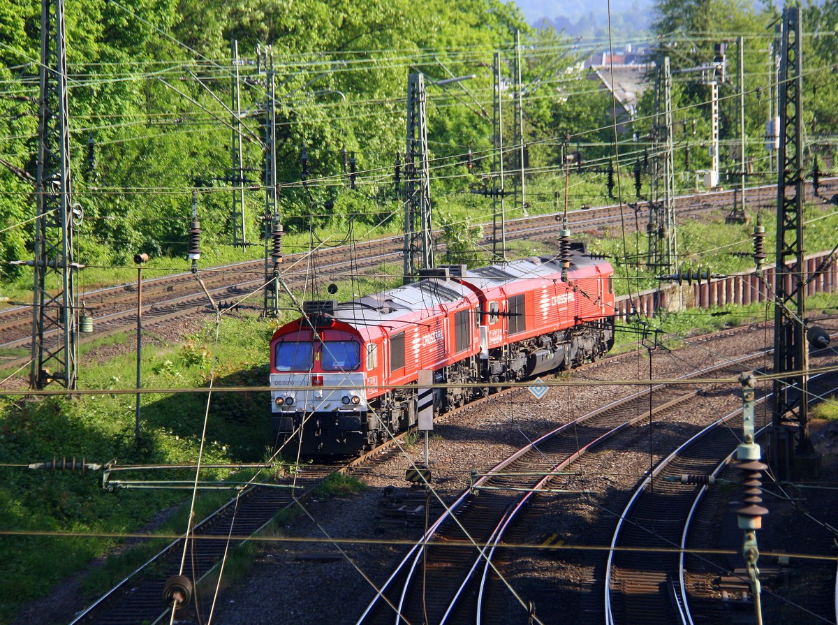 Zwei Class 66 DE6310  Griet  und die DE6311  Hanna  beide von Crossrail stehen mit Licht an auf dem Abstellgleis in Aachen-West.
Aufgenomen von der Brücke der Turmstraße in Aachen bei schönem Sonnenschein am Abend vom 17.5.2014.