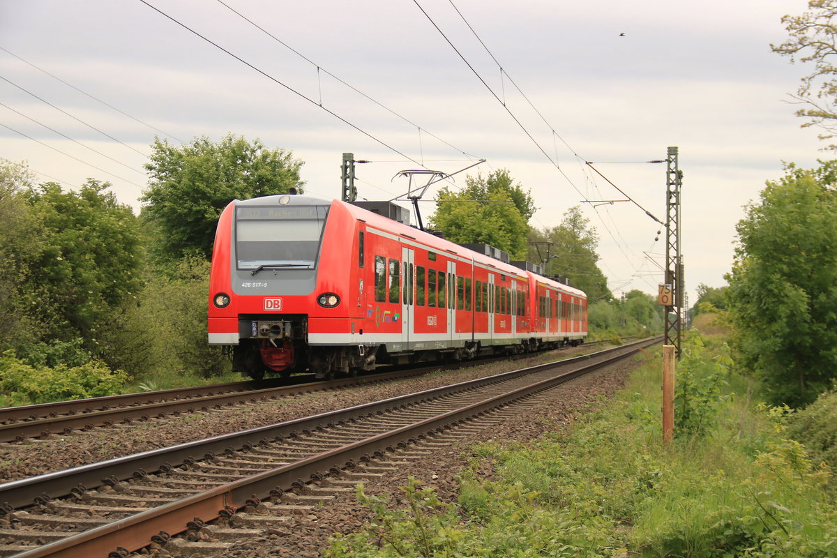 Zwei  Erdbeerkörbchen  verrichteten ihren Dienst auf der RB33 zwischen Duisburg und Aachen, die Aufnahme entstand am 16.5.19