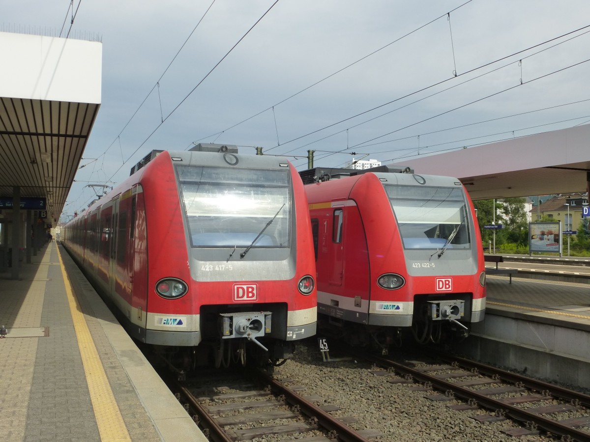 Zwei ET 423 stehen hier am 23.08.2013 im Bahnhof Frankfurt/Main Sd.