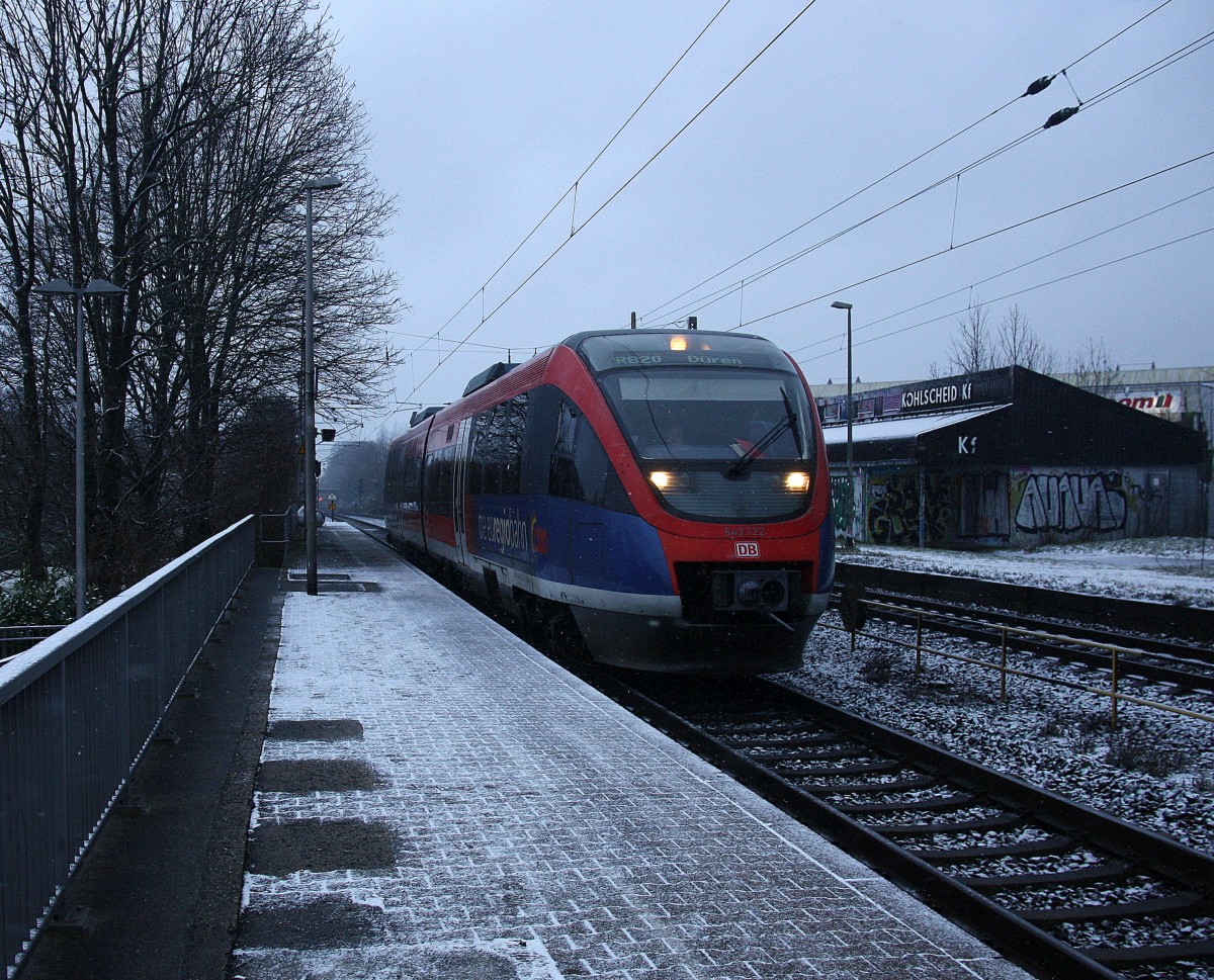 Zwei Euregiobahn (RB20) aus Heerlen(NL)-Stolberg-Hbf kommen die Kohlscheider-Rampe hoch aus Richtung Herzogenrath und halten in Kohlscheid und fahren in Richtung Richterich,Laurensberg,Aachen-West.
Bei dichtem Schneefall am Kalten Morgen vom 2.2.2015.