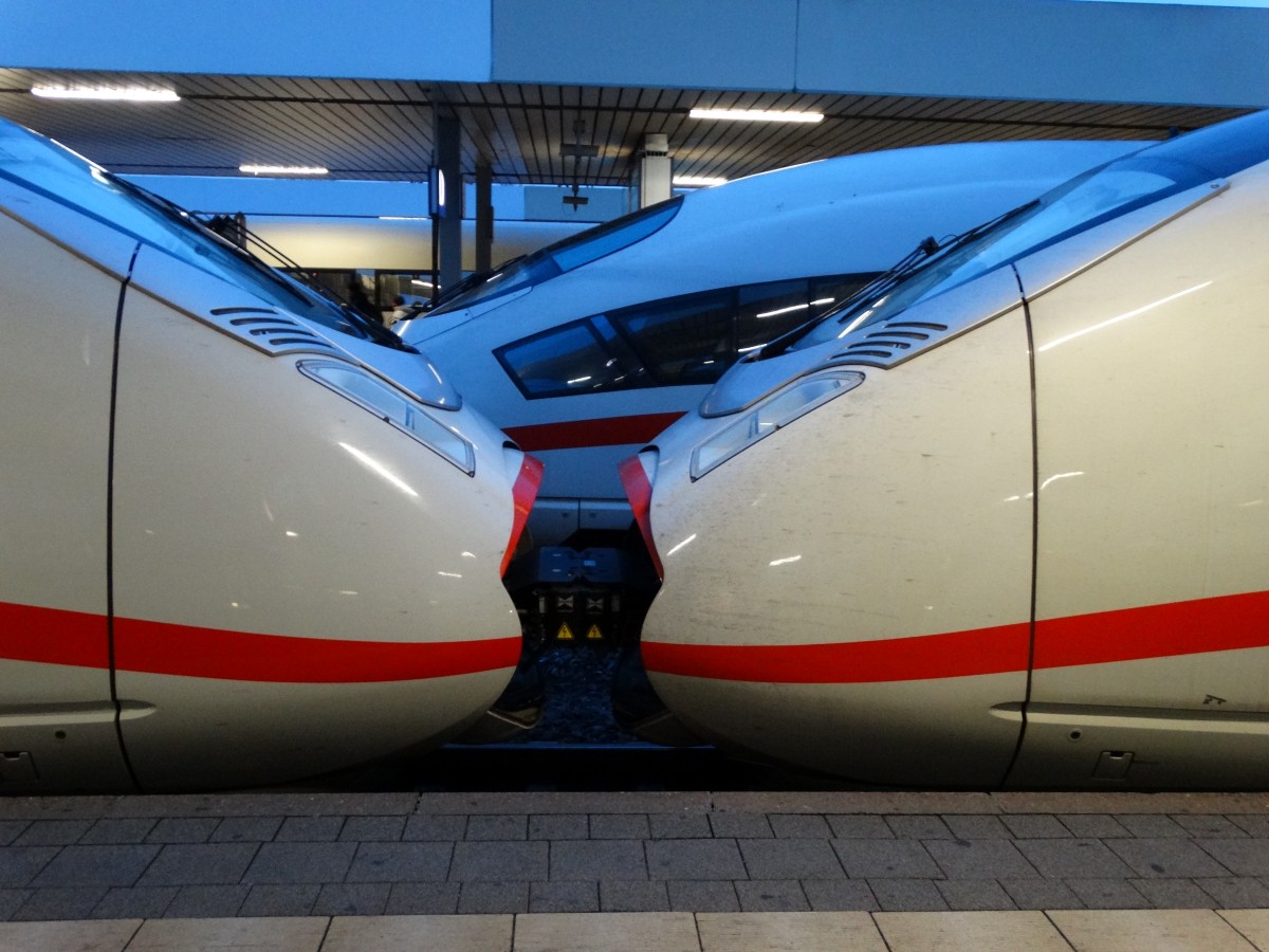 Zwei ICE 3 Siemens Velaro D (BR 407) gekuppelt am 13.12.14 in Mannheim