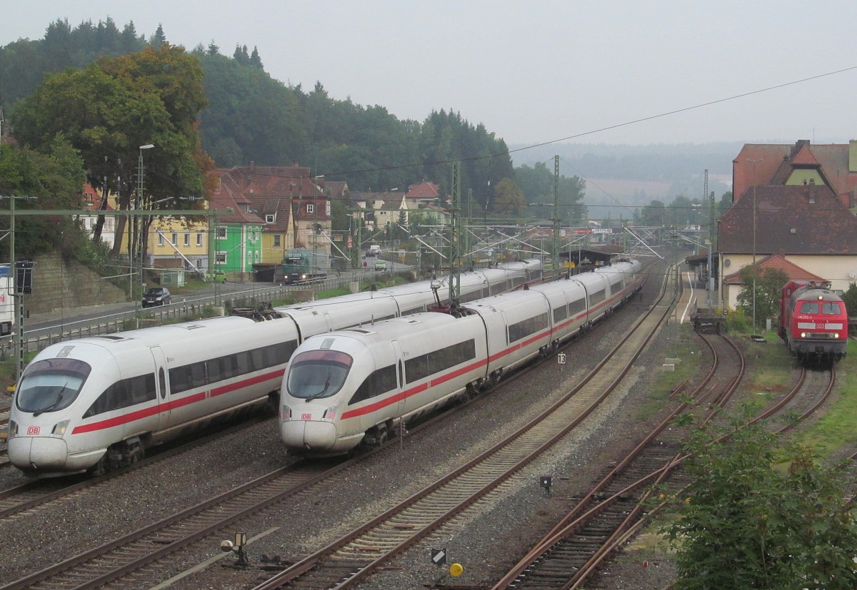 Zwei ICE-T begegnen sich am 25. September 2013 in Kronach.