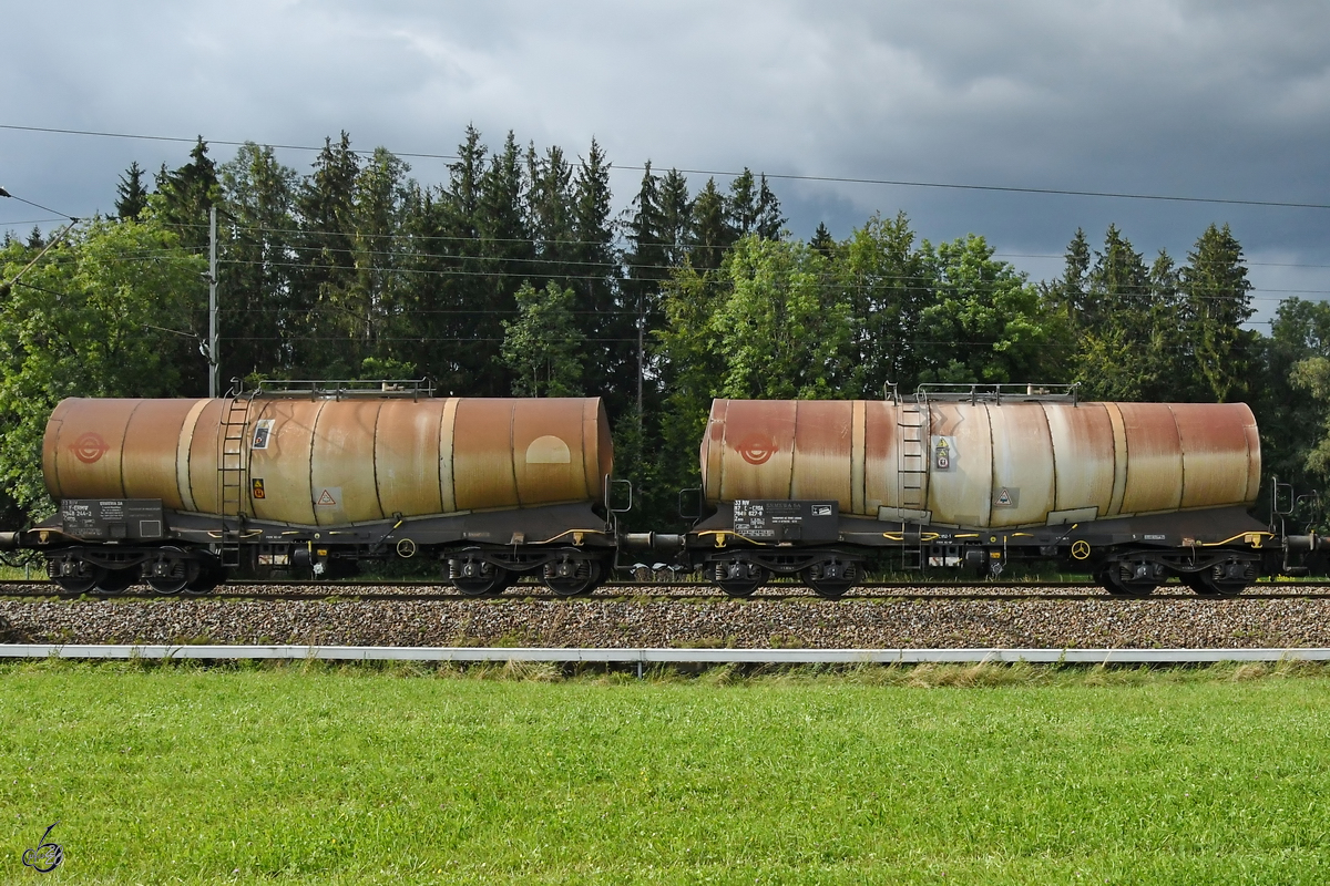 Zwei Kesselwagen Zans Mitte August 2020 bei Fuchsreut.