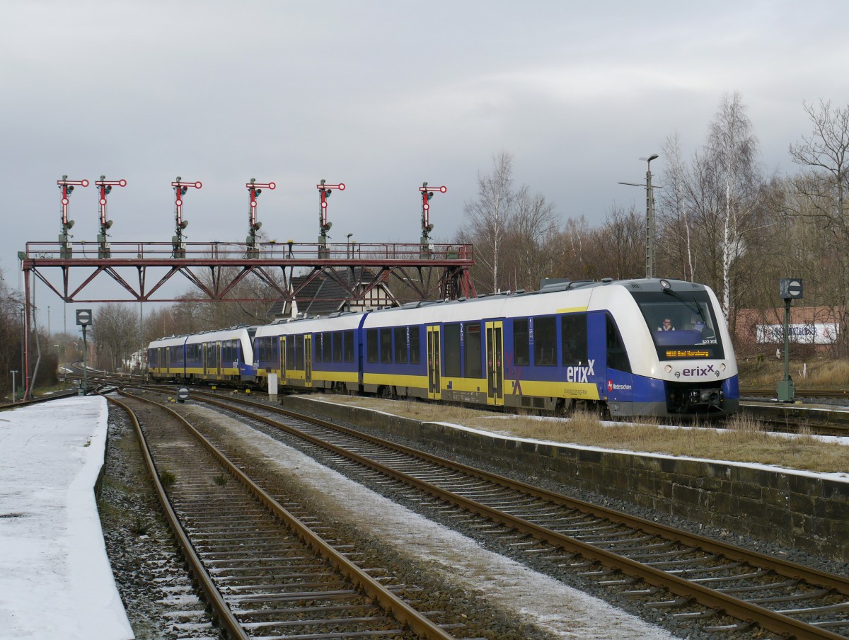 Zwei Lint 54 -Einheiten 622 207 und 622 223 als Harz-Heide-Bahn erx 83703 aus Hannover bei Einfahrt in Bad Harzburg; 24.01.2015
