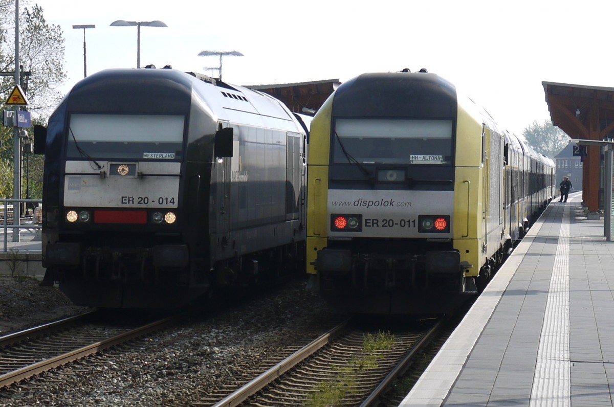 Zwei MRCE-/DISPO-Loks in Diensten der NOB: ER 20-014 (links) und 011, Niebüll, 13.10.12.