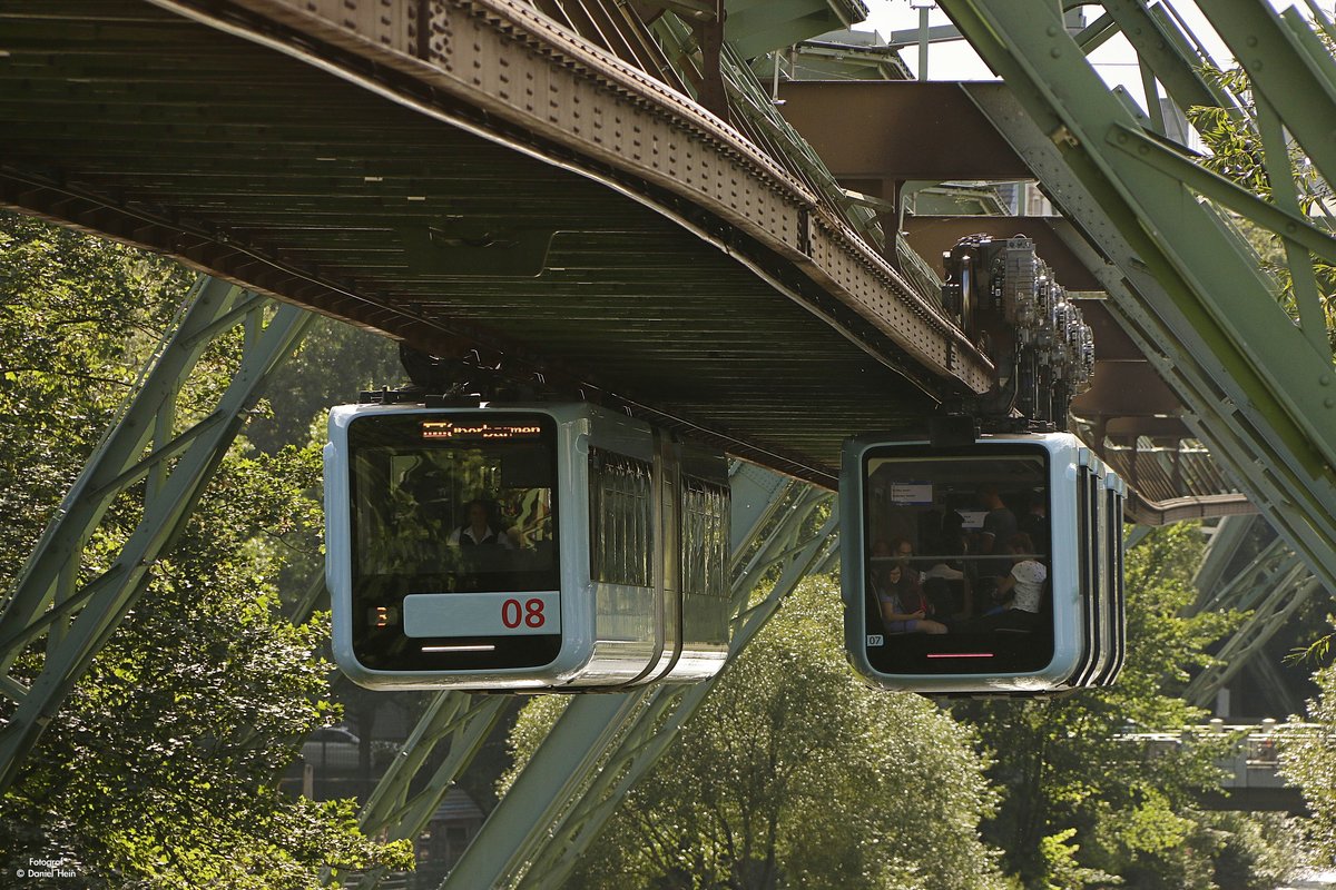 Zwei neue Schwebebahnen Gtw 15/08 & Gtw 15/07 in Wuppertal, Juli 2017.