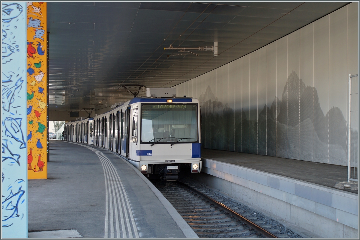Zwei TL Bem 558 mit dem Bem 558 204 an der Spitze warten in Renens VD auf die Abfahrt nach Lausanne Flon.

10. März 2022