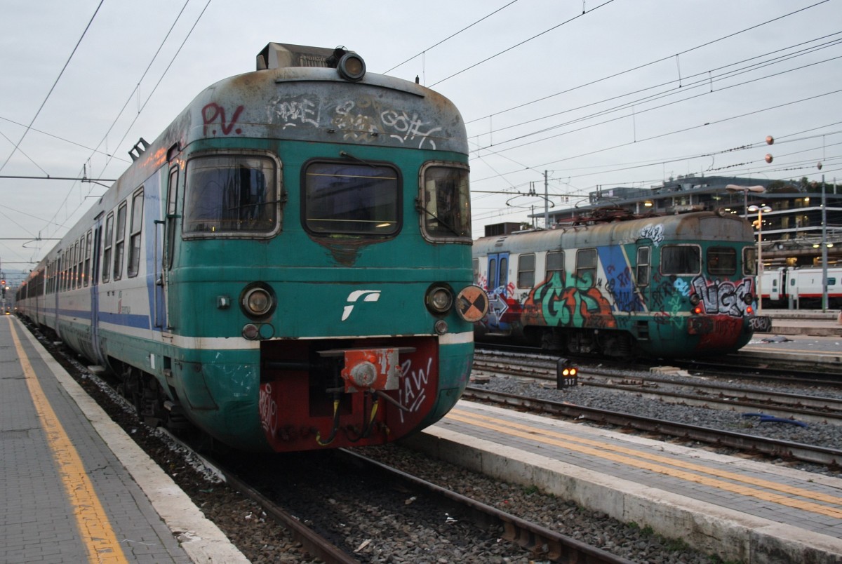 Zwei Triebzüge des Typs ALe801 standen am 24.12.2014 in Roma Termini.