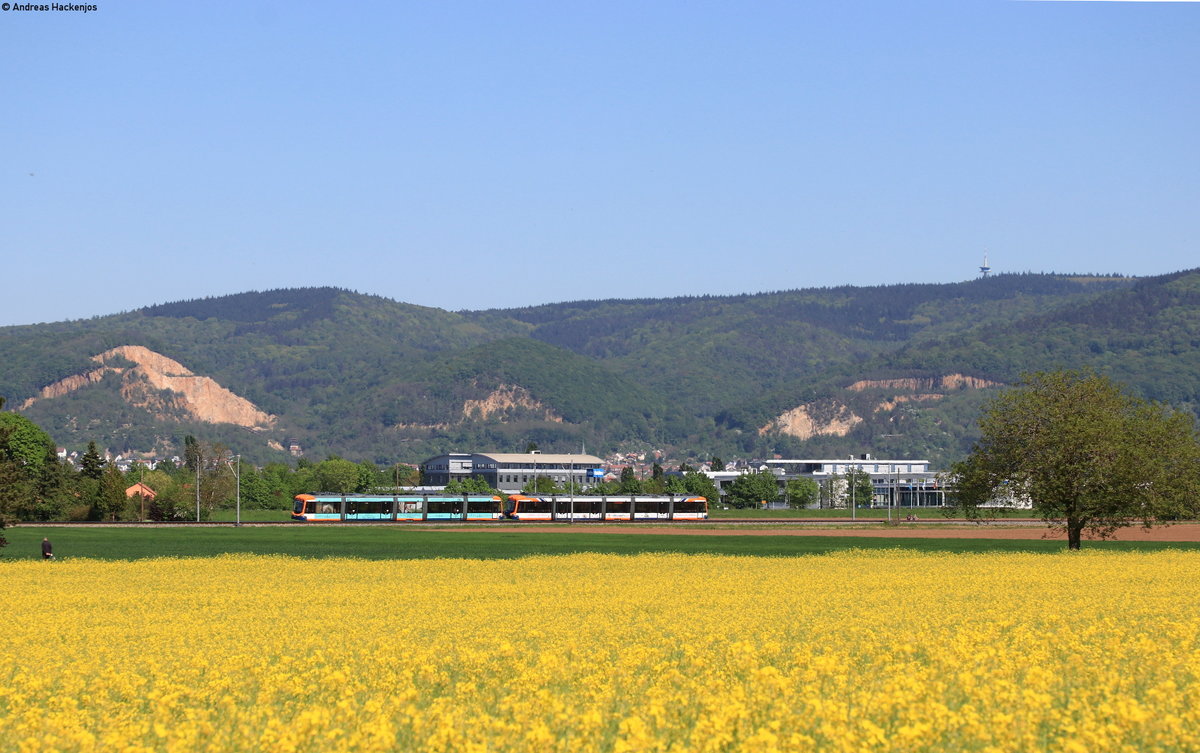 zwei Unbekannte Bombardier Variobahnen  bei Edingen 22.4.20