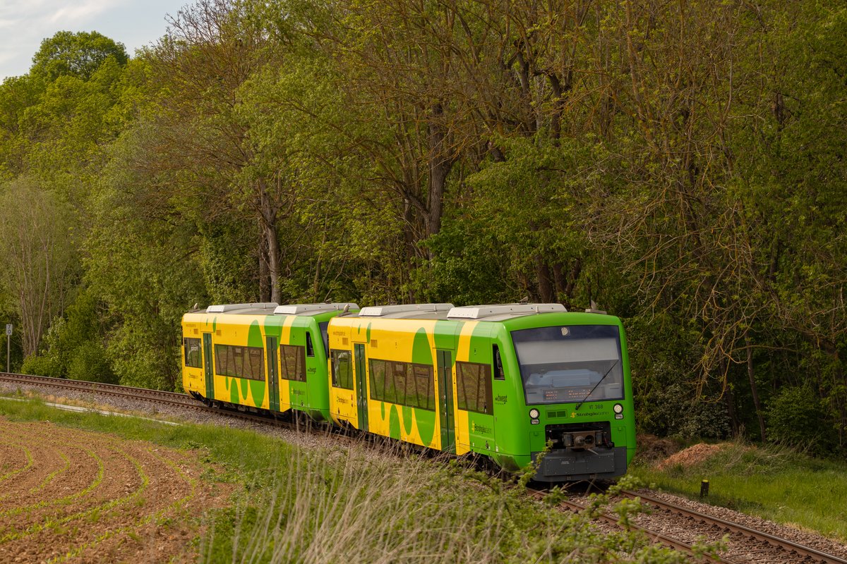 zwei VT650 auf der Strohgäubahn am 05.05.2020