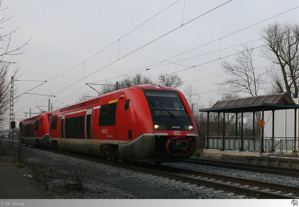 Zwei  Walfische  (vorne 641 029) erreichen als RE 3023 am 5. September 2014 auf ihren Weg nach Hof den Bahnhof Bad Staffelstein.