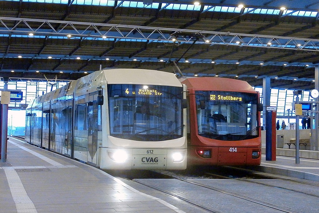 Zweimal Variobahn in Chemnitz. (23.12.2014) 