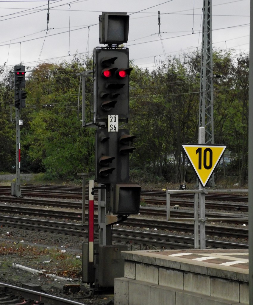 Zwerglichtsignal am 07.11.13 in Hanau Hbf 