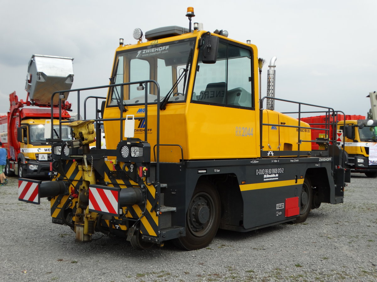 Zwiehoff Rotrac RR2044 Zweiwegerangiergerät am 24.09.17 beim Hafenfest in Aschaffenburg