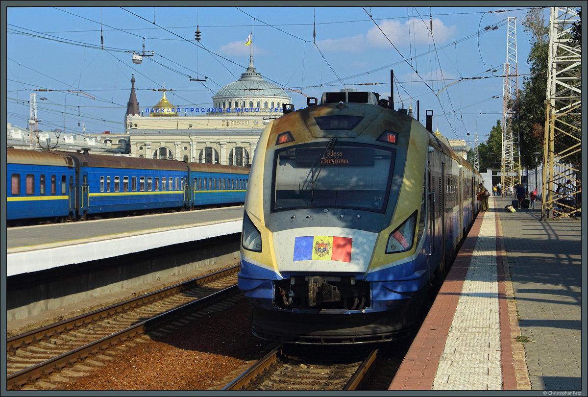 Zwischen Odessa und Chișinău verkehren mehrmals pro Woche die modernisierte Dieseltriebwagen der Reihe D1M der CFM. Am 06.09.2019 hat D1M 005 den Bahnhof Odessa erreicht.