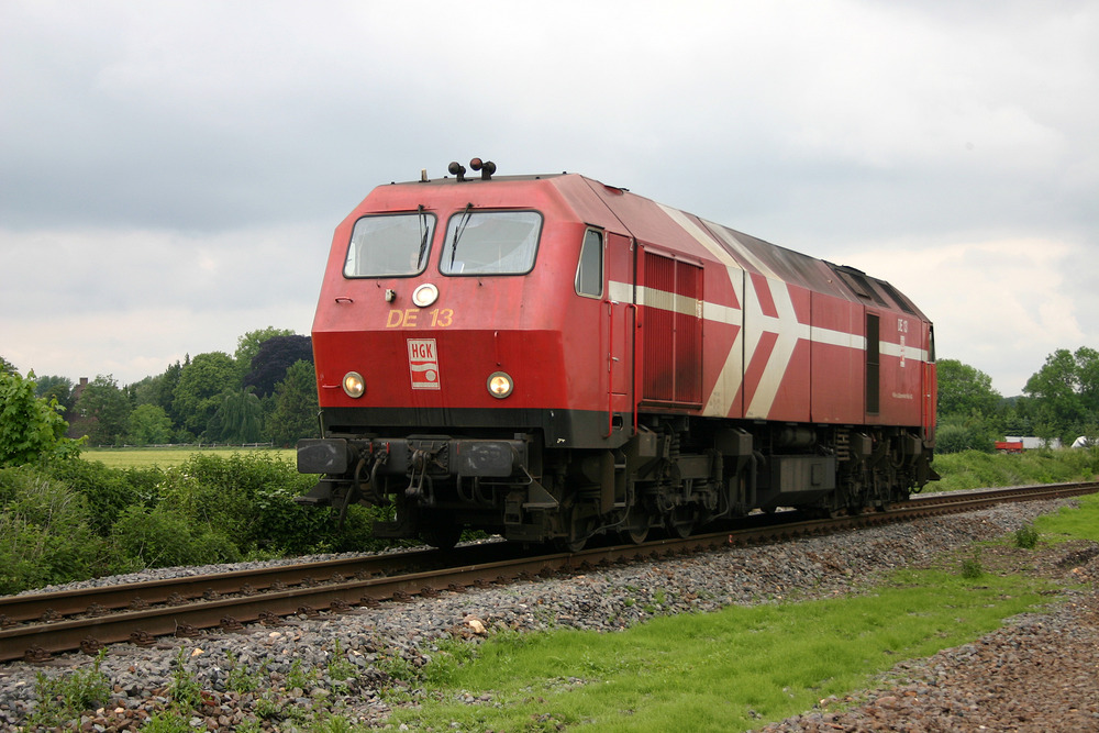 Zwischen Rommerskirchen und Bergheim-Niederaussem wurde DE 13 bei ihrer Lz-Fahrt erwischt.
Aufnahmedatum: 17.05.2007