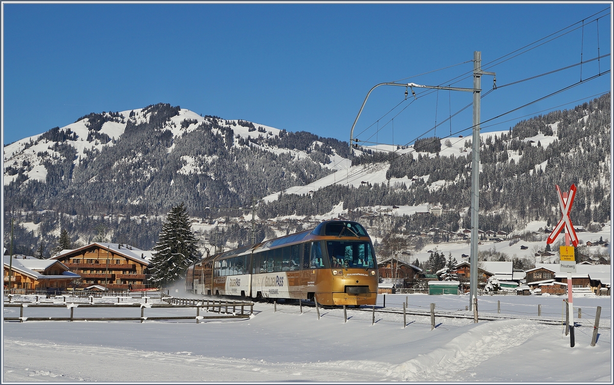 Zwischen Saanen und Gstaad fährt der MOB GoldenPass Panoramic Richtung Zweisimmen. 
19. Jan. 2017
