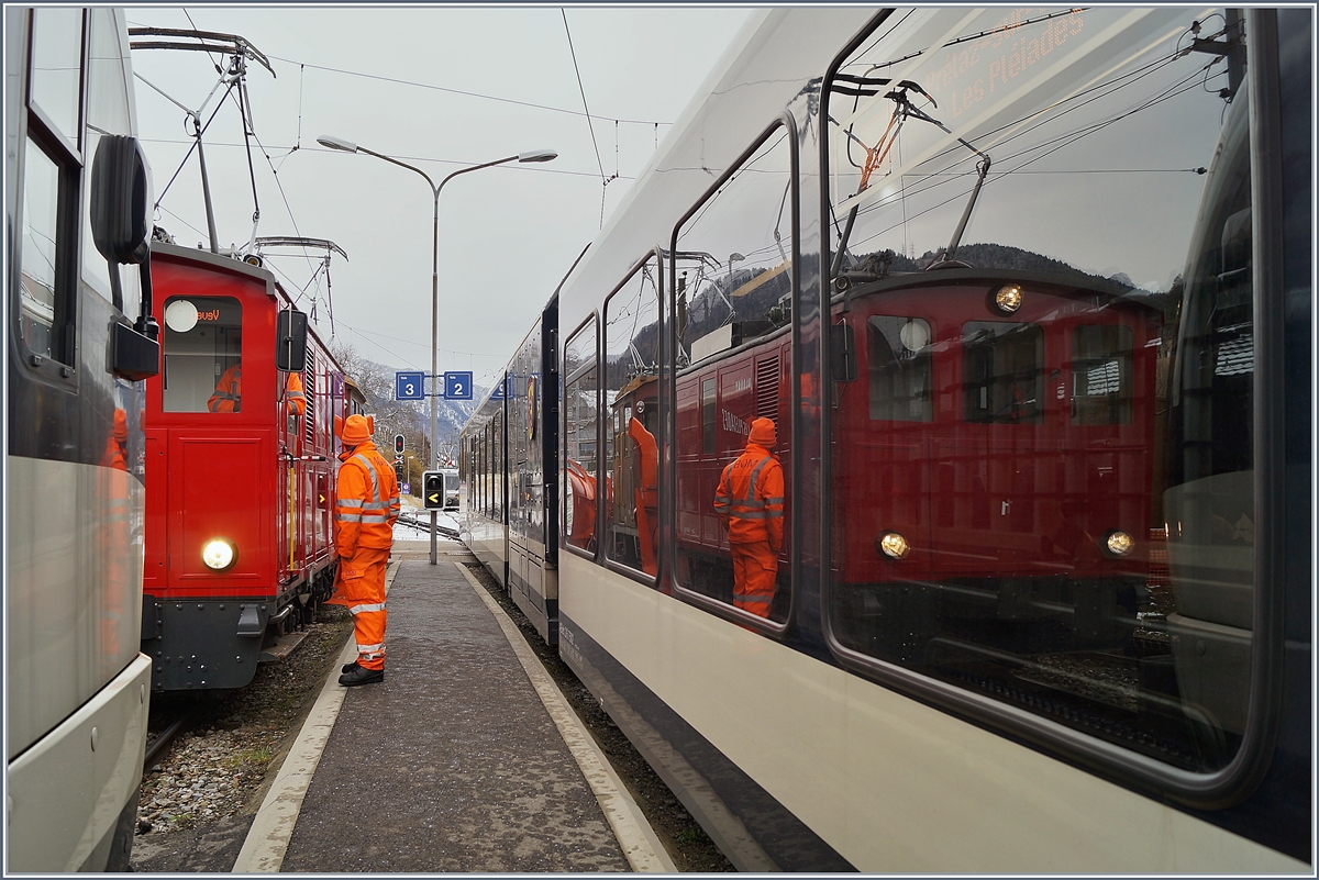  Zwischen den Zügen  hat in der Regel eine andere Bedeutung...

Blonay, den 28. Feb. 2020