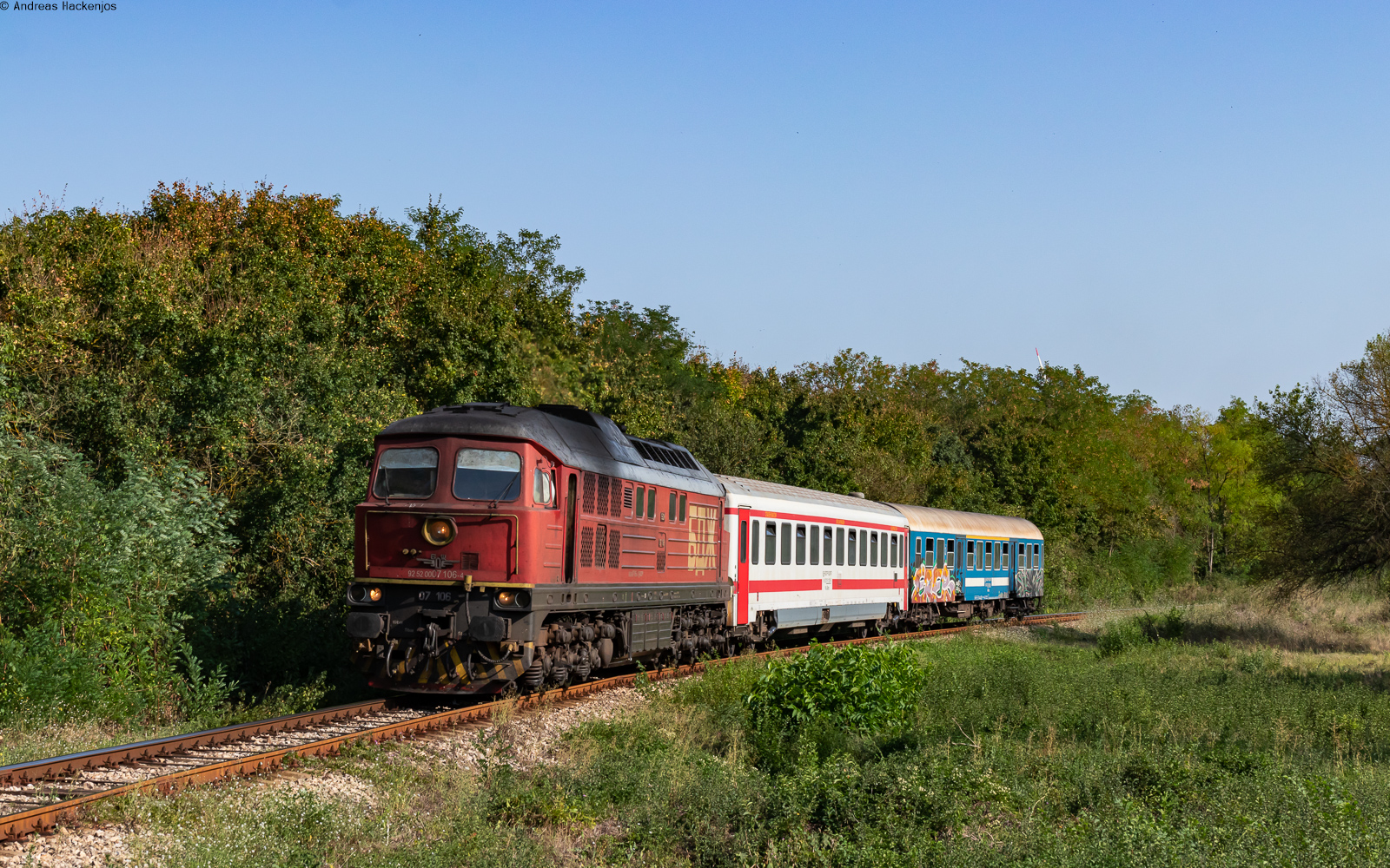 07 106 mit dem R 28204 (Warna - Dobritsch) bei Suvorovo 29.8.23