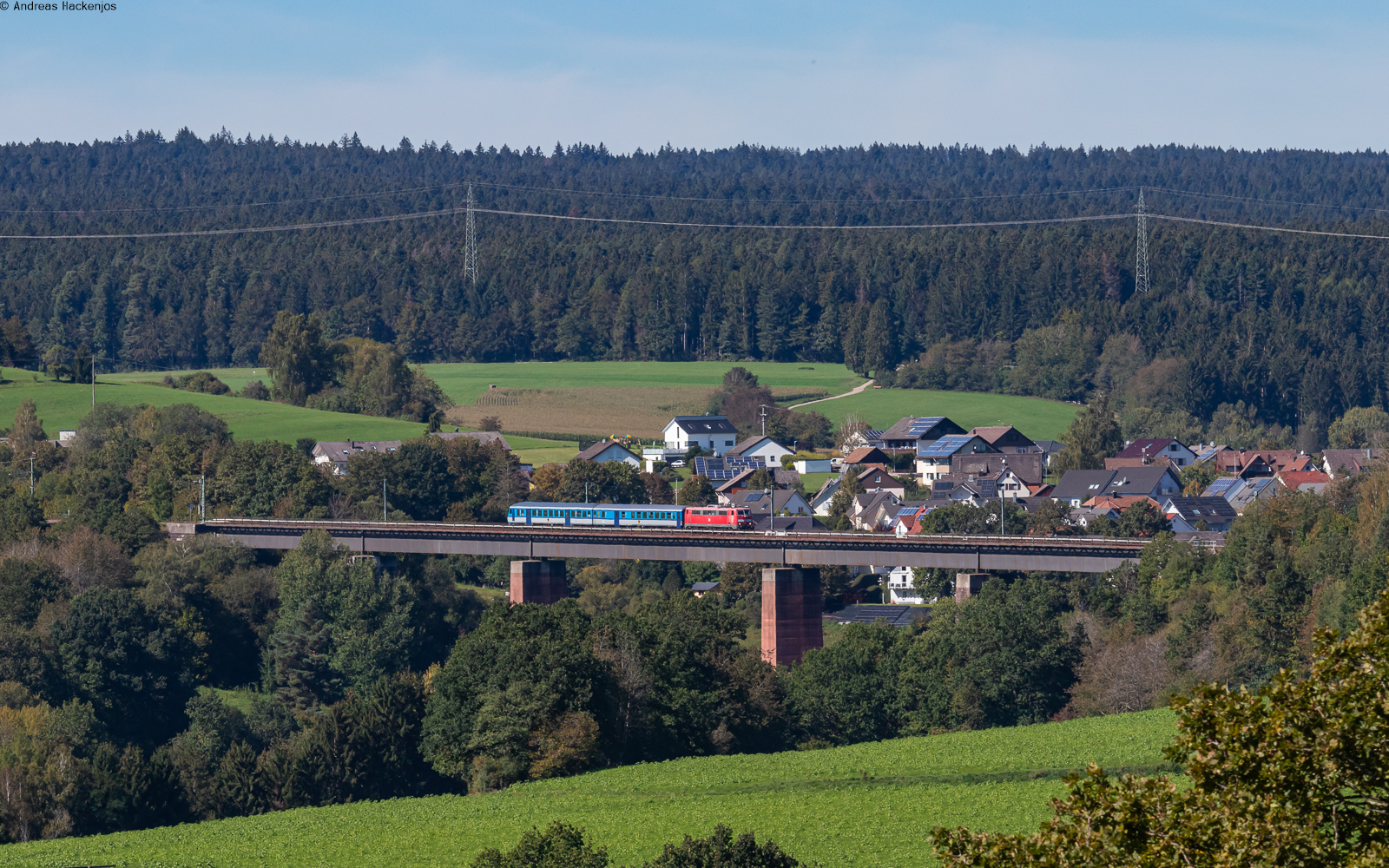 111 036 mit dem SVG61370 (Freudenstadt Hbf - Eutingen) auf dem Stockerbachviadukt 26.9.23