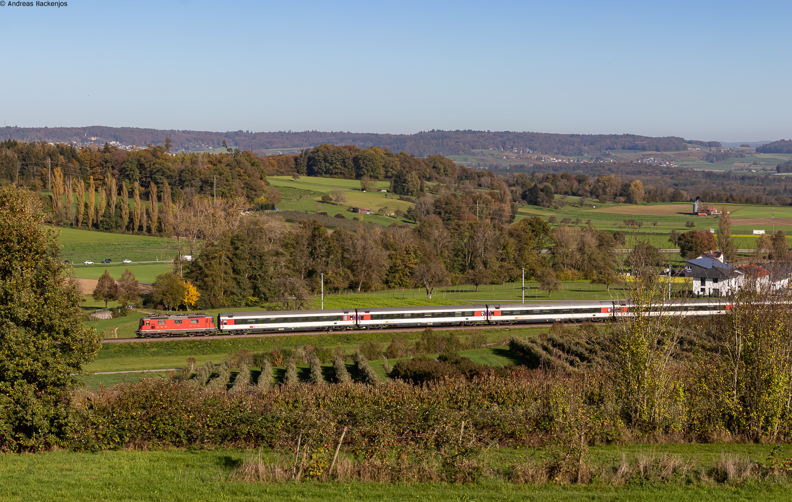 11159 mit dem IC 186 (Zürich HB – Stuttgart Hbf) bei Lottstetten 27.10.22