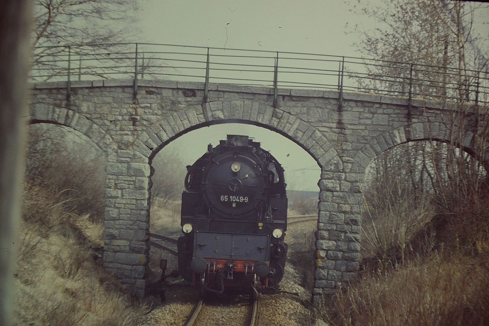 138 (Plandampf im Thüringer Wald Rennsteig & Lobenstein 18.- 21. März 1993 ) 65 1049-69mit Lg  77458 Blankenstein-Triptis bei Remtendorf