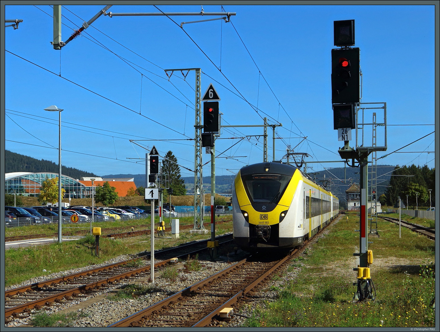 1440 362 der DB Regio erreicht am 01.10.2023 den Bahnhof Titisee.
