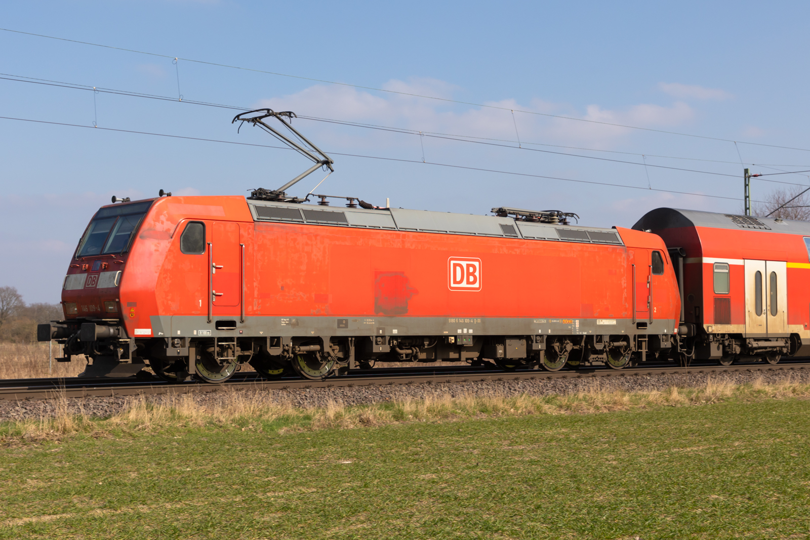 146 109 schiebt den RE 1 nach Hannover. Bremen Mahndorf 9.3.24