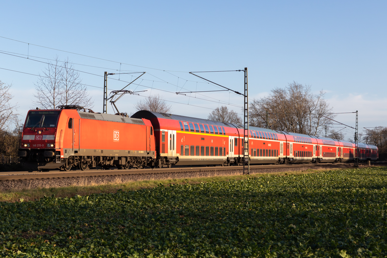 146 215-9 als RE1 bei Bremen Mahndorf. 8.1.23