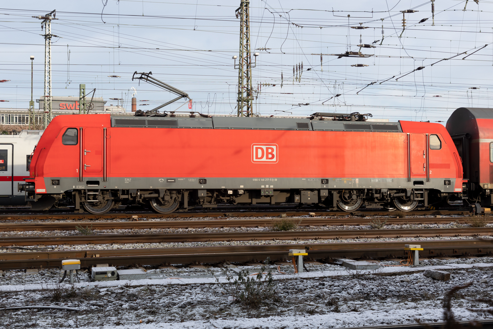 146 218 schiebt den RE9 nach Bremen Hbf. 18.12.22