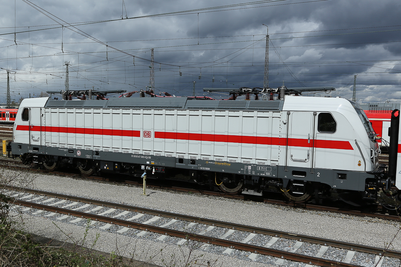 147 589 am 2 April am Bahnhof Pasing.