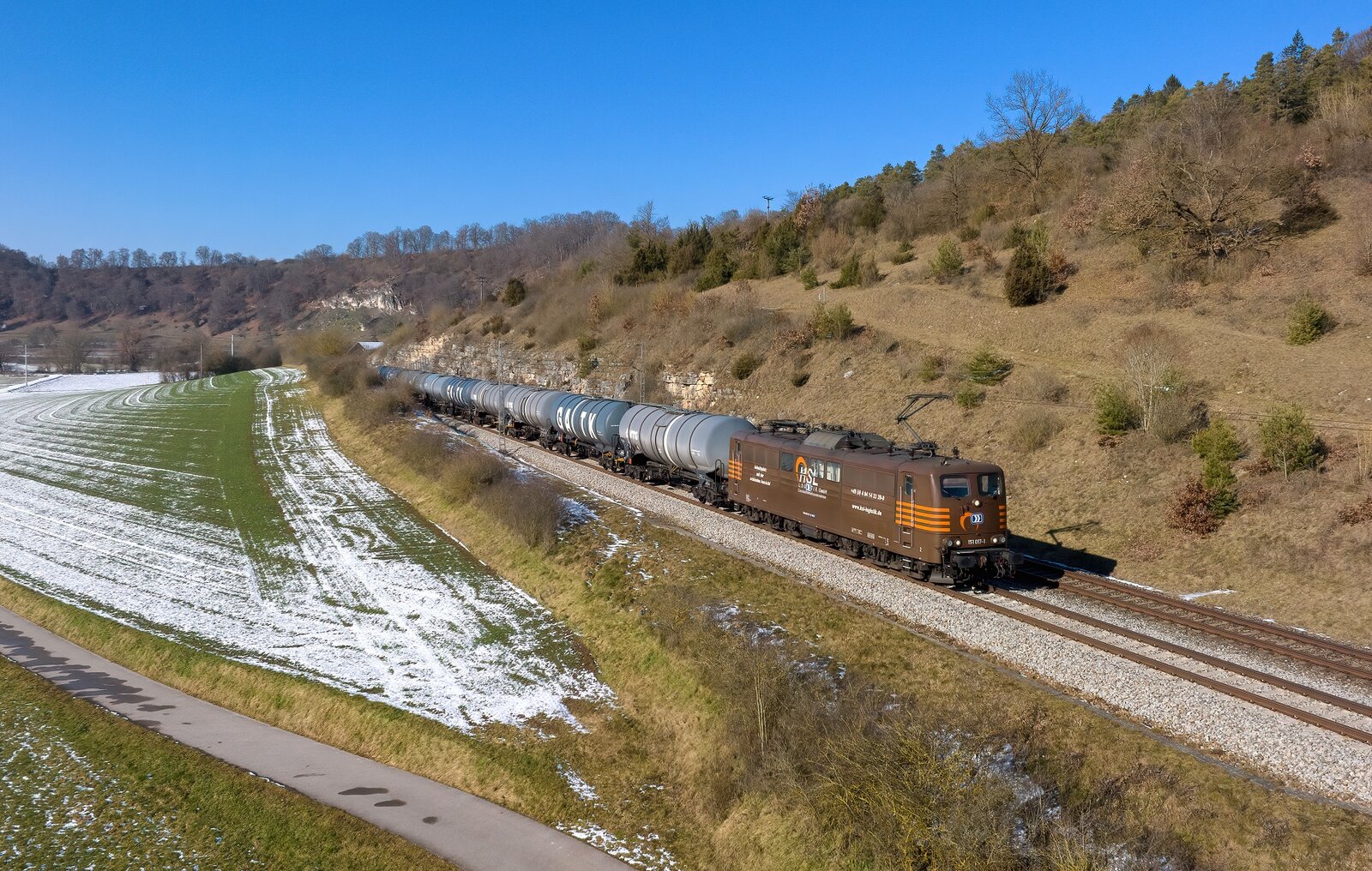 151 017 mit DGS 45630 am 08.02.2023 bei Hagenacker.