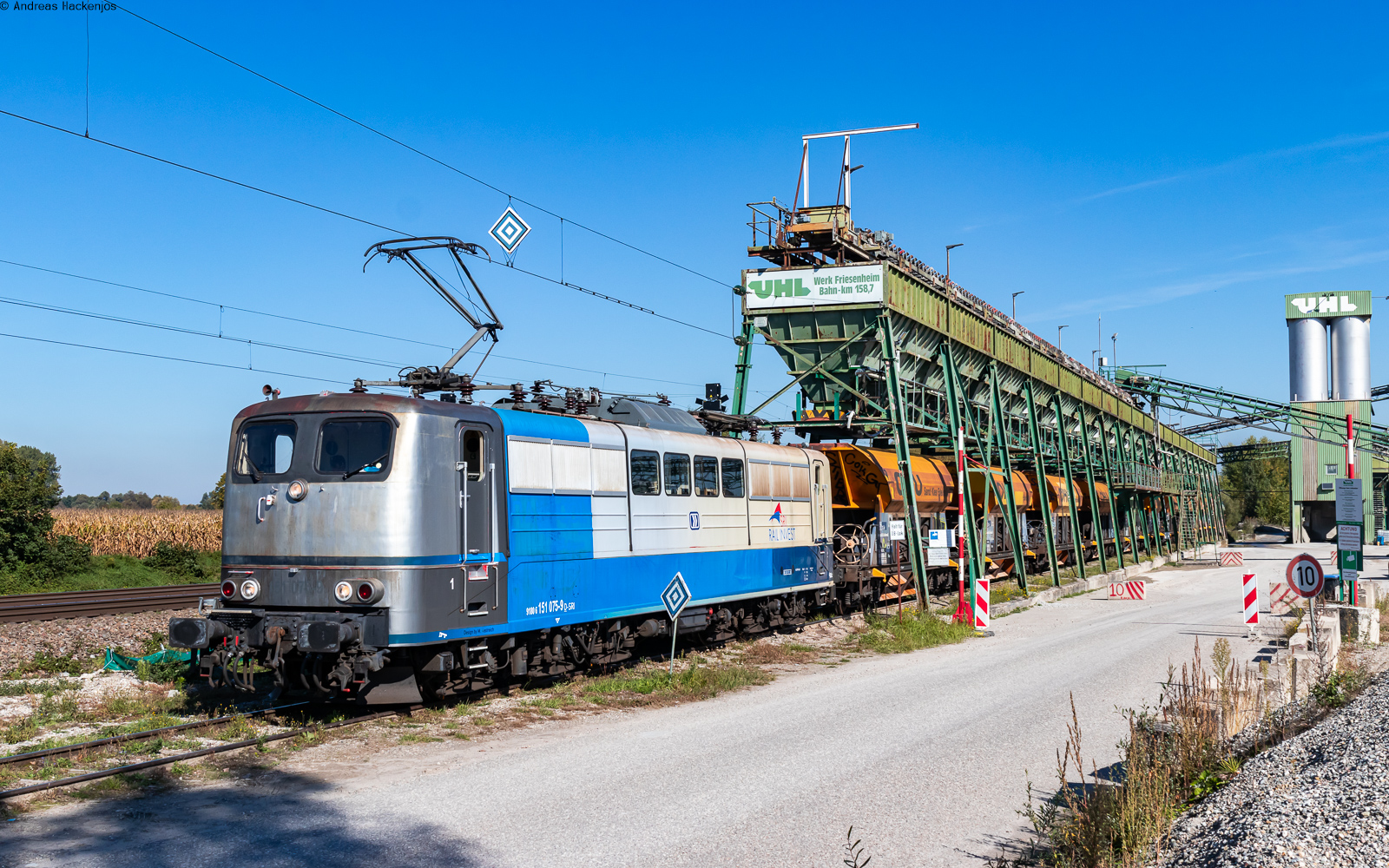 151 075 als Rangierfahrt bei Friesenheim 2.10.25