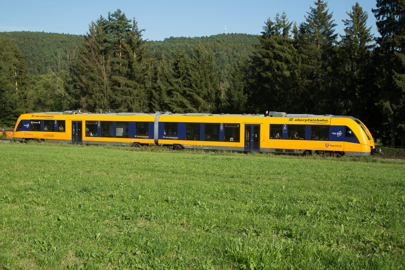 1648 708 als OPB 1 79728 am 6.8.2024 um 18:00 Uhr zwischen Weiden und Schwandorf .