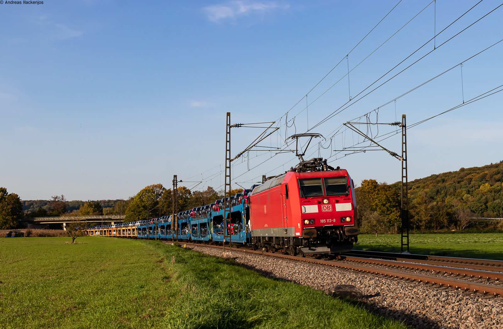 185 113-6 mit dem GAGC 45031 (Mannheim Rbf - Chiasso) bei Kollmarsreute 17.10.22