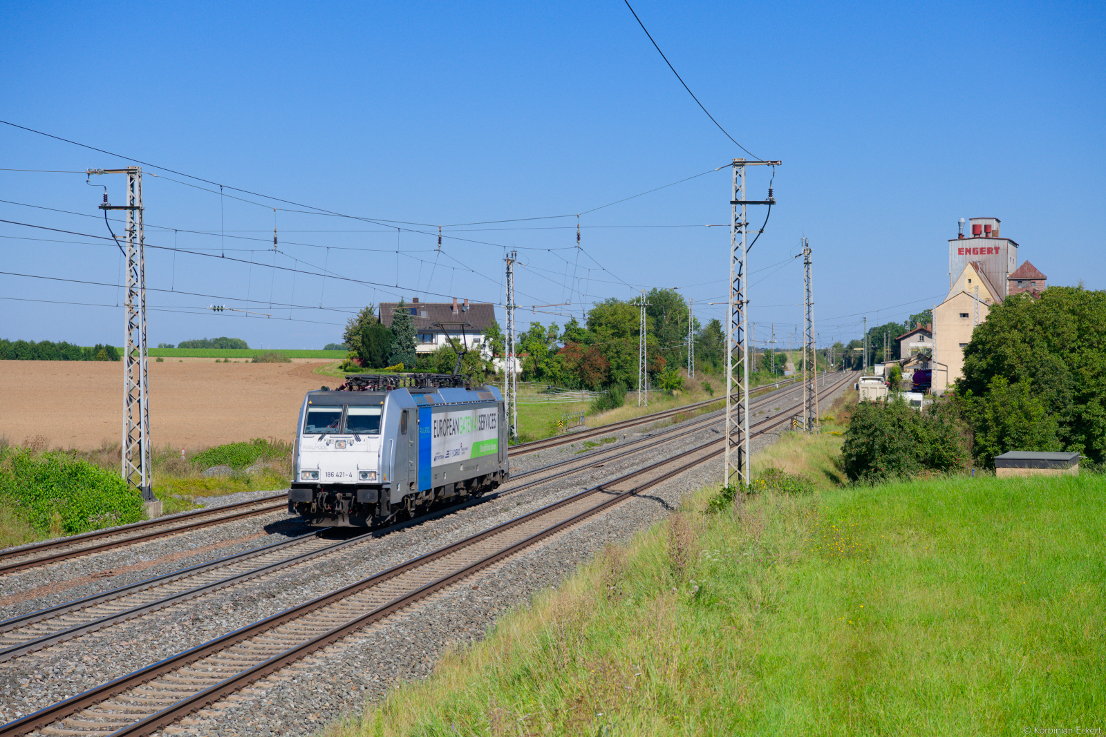 186 421 Railpool/RTB Cargo  European Gateway Services  als Lokzug bei Herrnberchtheim Richtung Ansbach, 03.09.2021