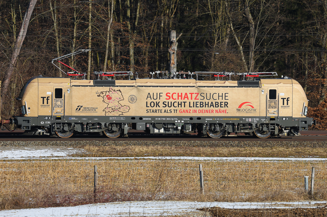 193 303 auf Schatzsuche von TXL. Scheint recht neu zu sein, zumindest ist es hier das erste Bild am 19.1.2025 bei Zorneding gelichtet.
