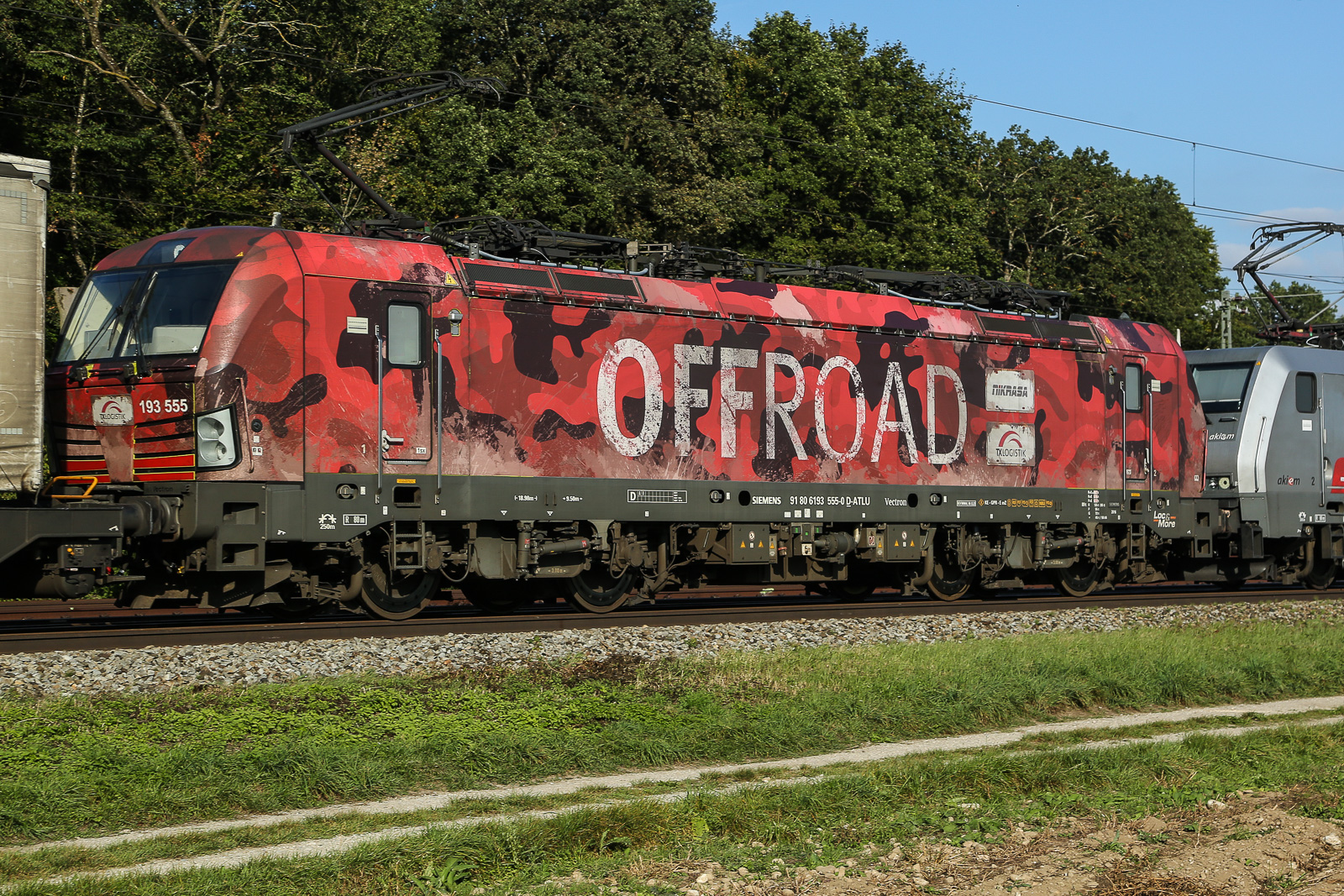 193 555 ATLU/TXL  Offroad  am 26.09.23 bei Zorneding.