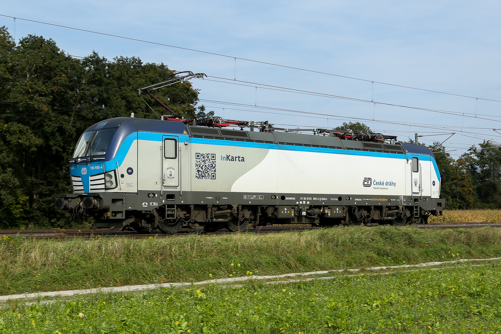 193 695 alleine am 23.09.24 bei Eglharting. Noch nie hier an dieser Stelle gesehen gesehen. 