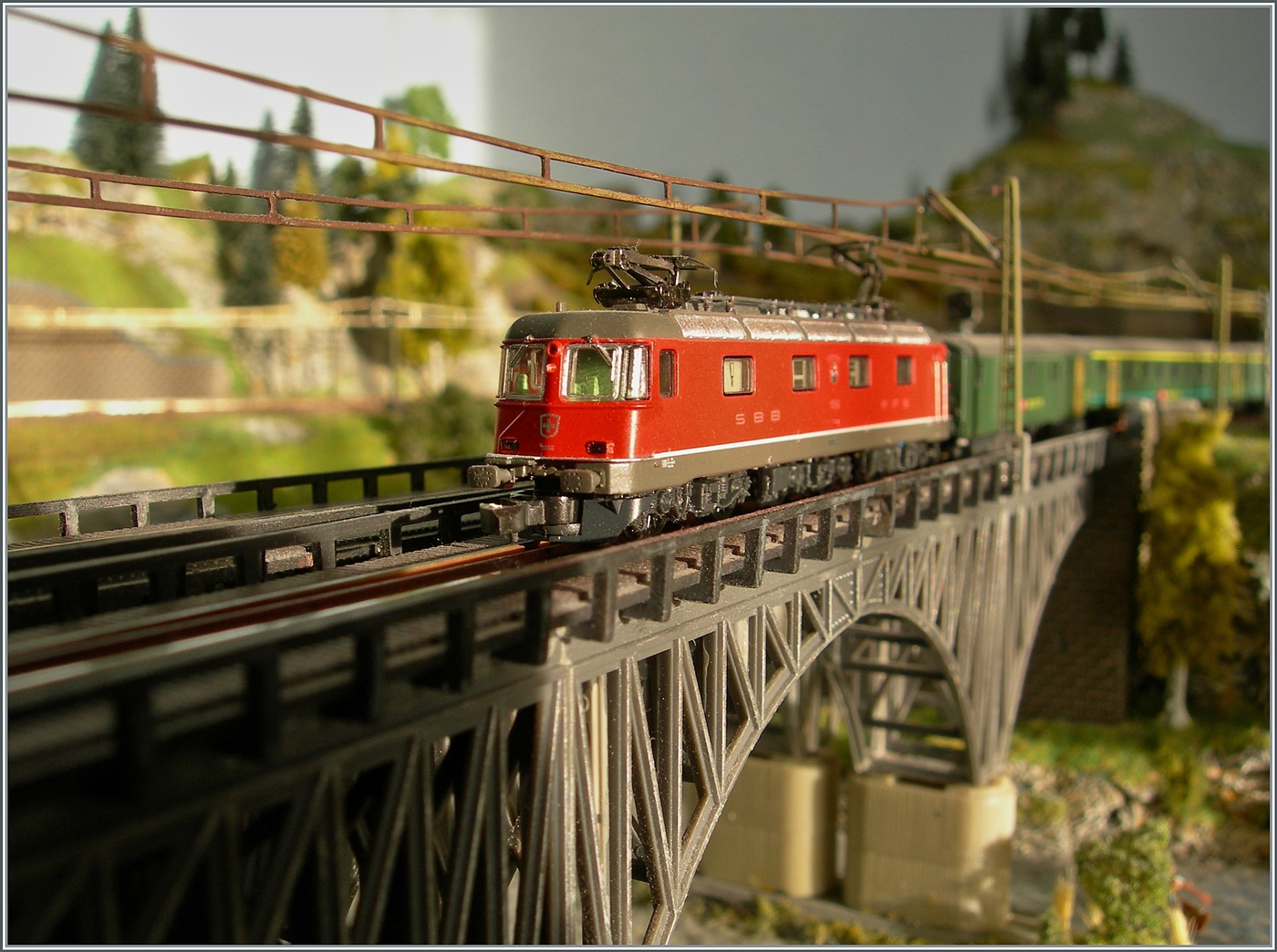 2. Dezember - Tag der Modelleisenbahn; und so lohnt sich nicht nur an diesem Tag ein Blick auf die herrlichen Modelle, wie z.B. die Re 6/6 im Massstab 1:220 von Märklin mini club. 

1. Dezember 2024