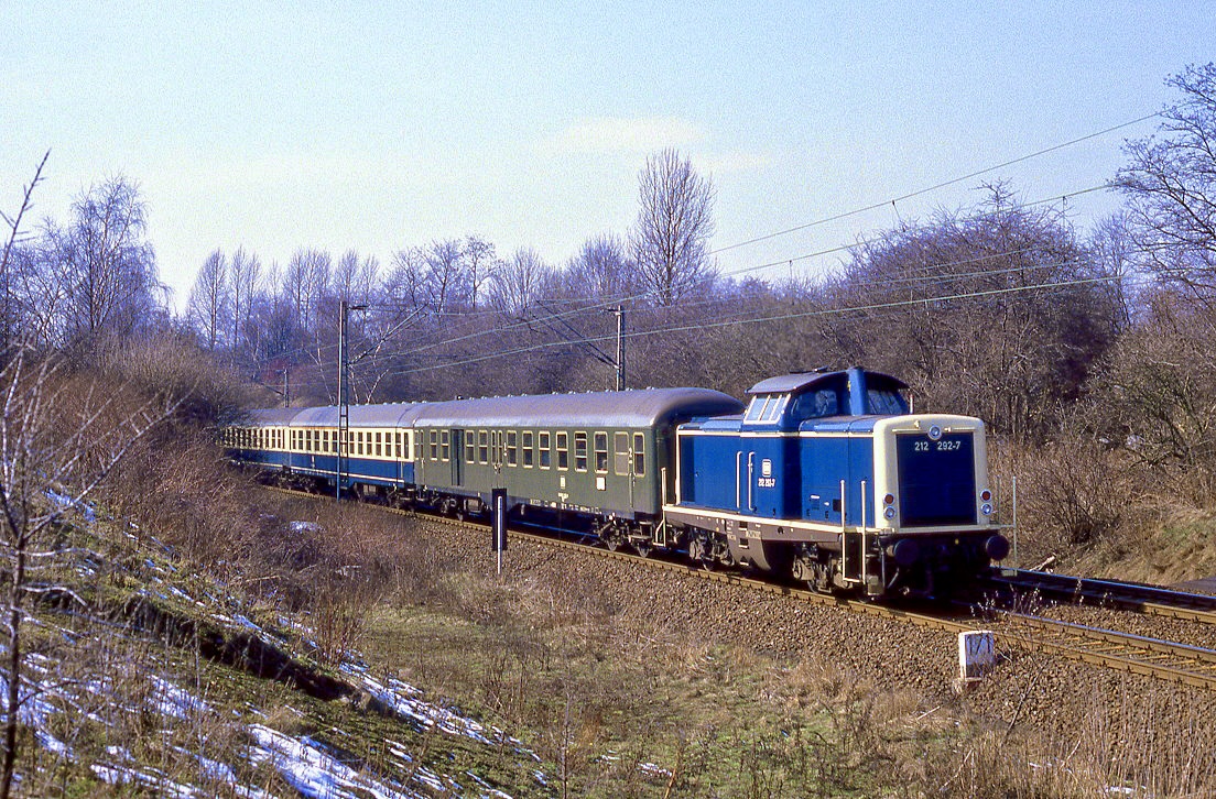212 292, Dortmund Schönau, 21.03.1985.
