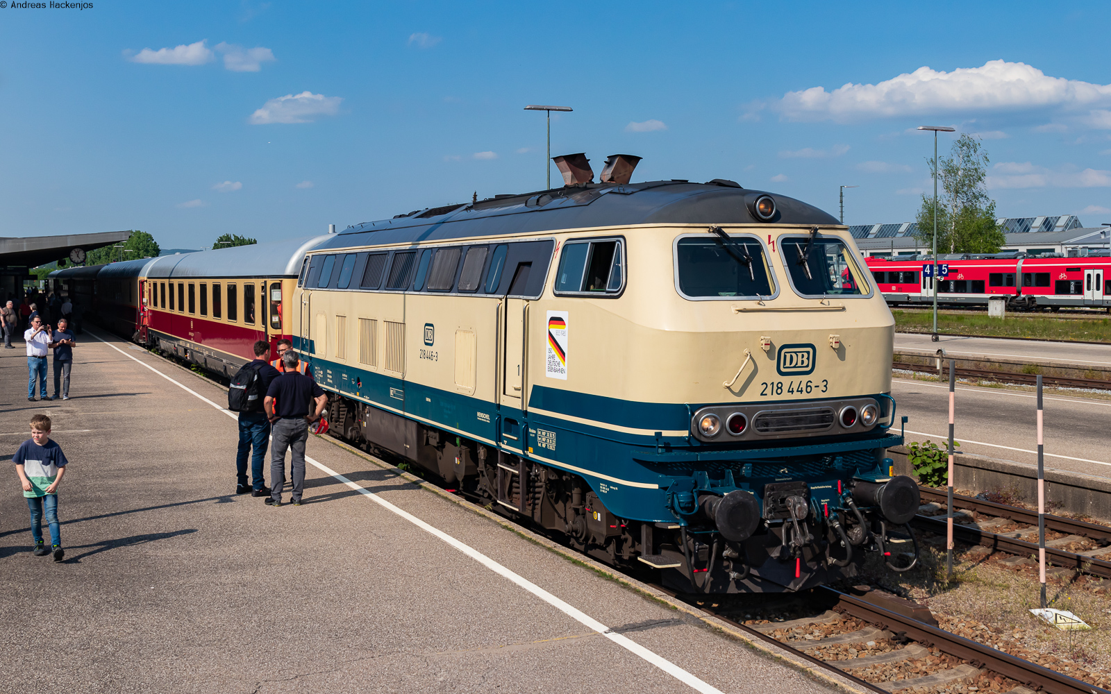 218 446	mit dem RC 13405 (Augsburg Hbf - Kempten Hbf) in Kempten Hbf 27.5.23